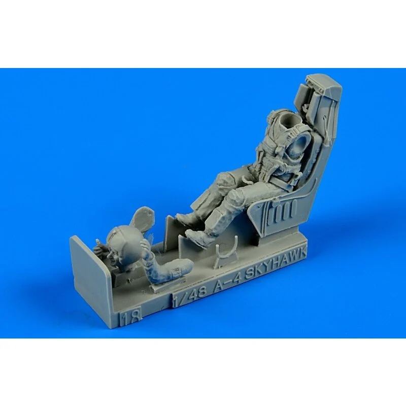 Aires Figurine U.S. Navy Fighter Pilot With Ej.seat For A-4A/B/C/E/F/M Skyhawk 2 Aires Figurine U.S. Navy Fighter Pilot With Ej.seat For A-4A/B/C/E/F/M Skyhawk – Image 2