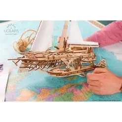 UGEARS Maquette Trimaran Merihobus -Maquettes en métal Soldes ugears 8412089 trimaran merihobus 9