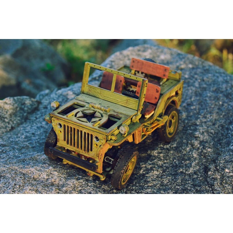 WOODEN CITY Maquette 4x4 5 WOODEN CITY Maquette 4x4 – Image 5